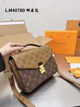 Load image into Gallery viewer, Leather Bag
