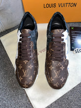 Load image into Gallery viewer, Mens Brown Trainers
