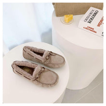 Load image into Gallery viewer, Bow Ugg Slippers

