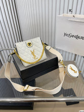 Load image into Gallery viewer, Leather Shoulder Bag
