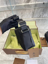 Load image into Gallery viewer, Burbe Unisex Bag
