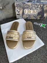 Load image into Gallery viewer, Gold Diamond Paris Sandals
