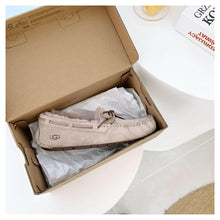 Load image into Gallery viewer, Bow Ugg Slippers
