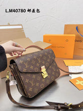 Load image into Gallery viewer, Leather Bag
