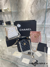 Load image into Gallery viewer, Square Leather C Bag
