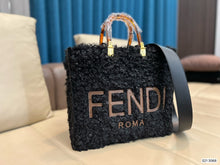 Load image into Gallery viewer, Fluffy FIFI Big Bag
