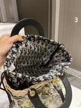 Load image into Gallery viewer, Wicker Tote Bag
