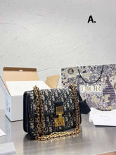 Load image into Gallery viewer, Chain Paris Shoulder Bag
