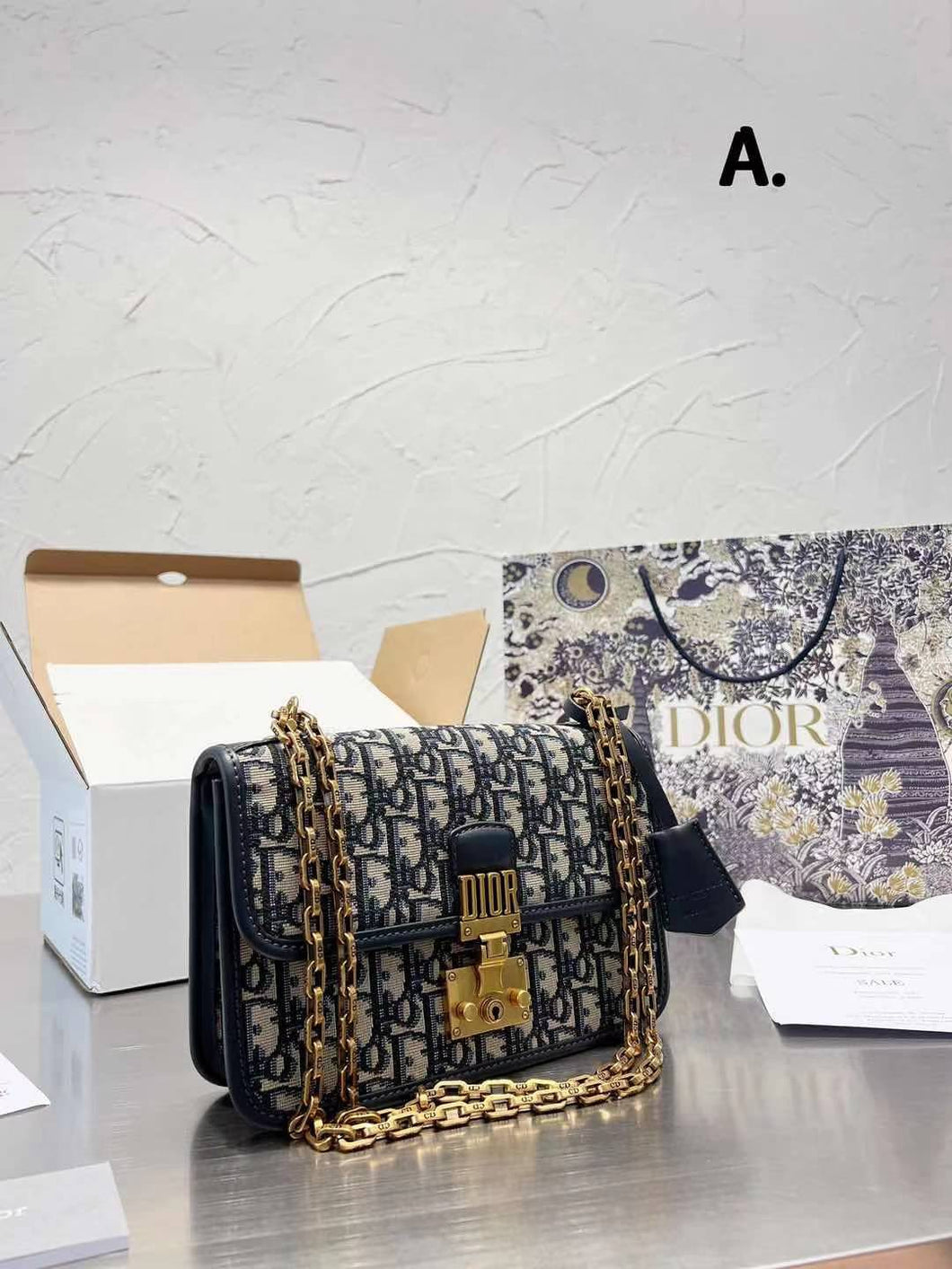 Chain Paris Shoulder Bag