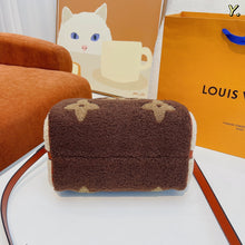 Load image into Gallery viewer, Fluffy Speedy Bag
