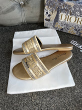 Load image into Gallery viewer, Gold Diamond Paris Sandals
