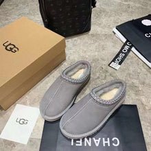 Load image into Gallery viewer, Thin Sole Ugg Slippers
