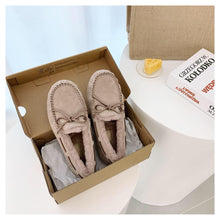 Load image into Gallery viewer, Bow Ugg Slippers
