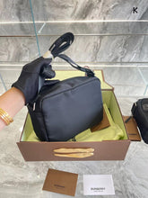 Load image into Gallery viewer, Burbe Unisex Bag
