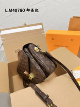 Load image into Gallery viewer, Leather Bag
