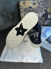 Load image into Gallery viewer, Navy Paris Hightops
