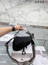Load image into Gallery viewer, D Sandle Bag
