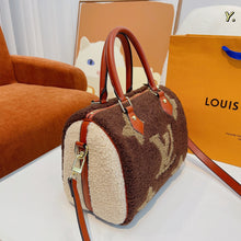 Load image into Gallery viewer, Fluffy Speedy Bag
