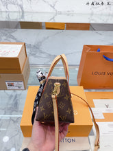 Load image into Gallery viewer, Small Shoulder Tote Bag
