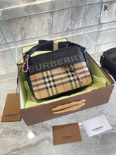 Load image into Gallery viewer, Burbe Unisex Bag
