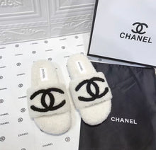 Load image into Gallery viewer, Fluffy C Slippers
