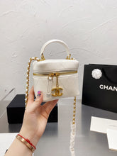 Load image into Gallery viewer, Small Circle C Bag
