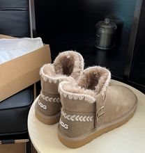 Load image into Gallery viewer, Short Ugg Boots
