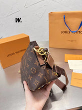 Load image into Gallery viewer, Chain Shoulder Brown Bag
